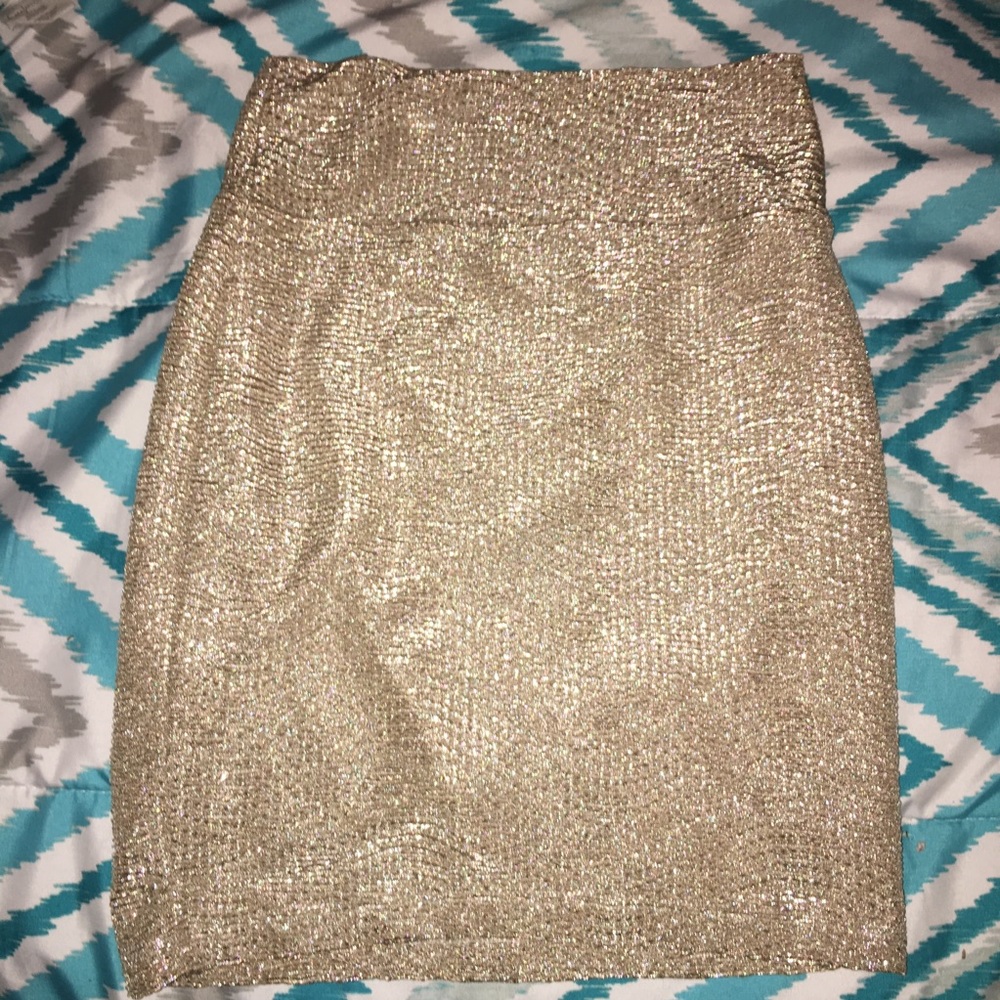 Gold mini skirt❤️
